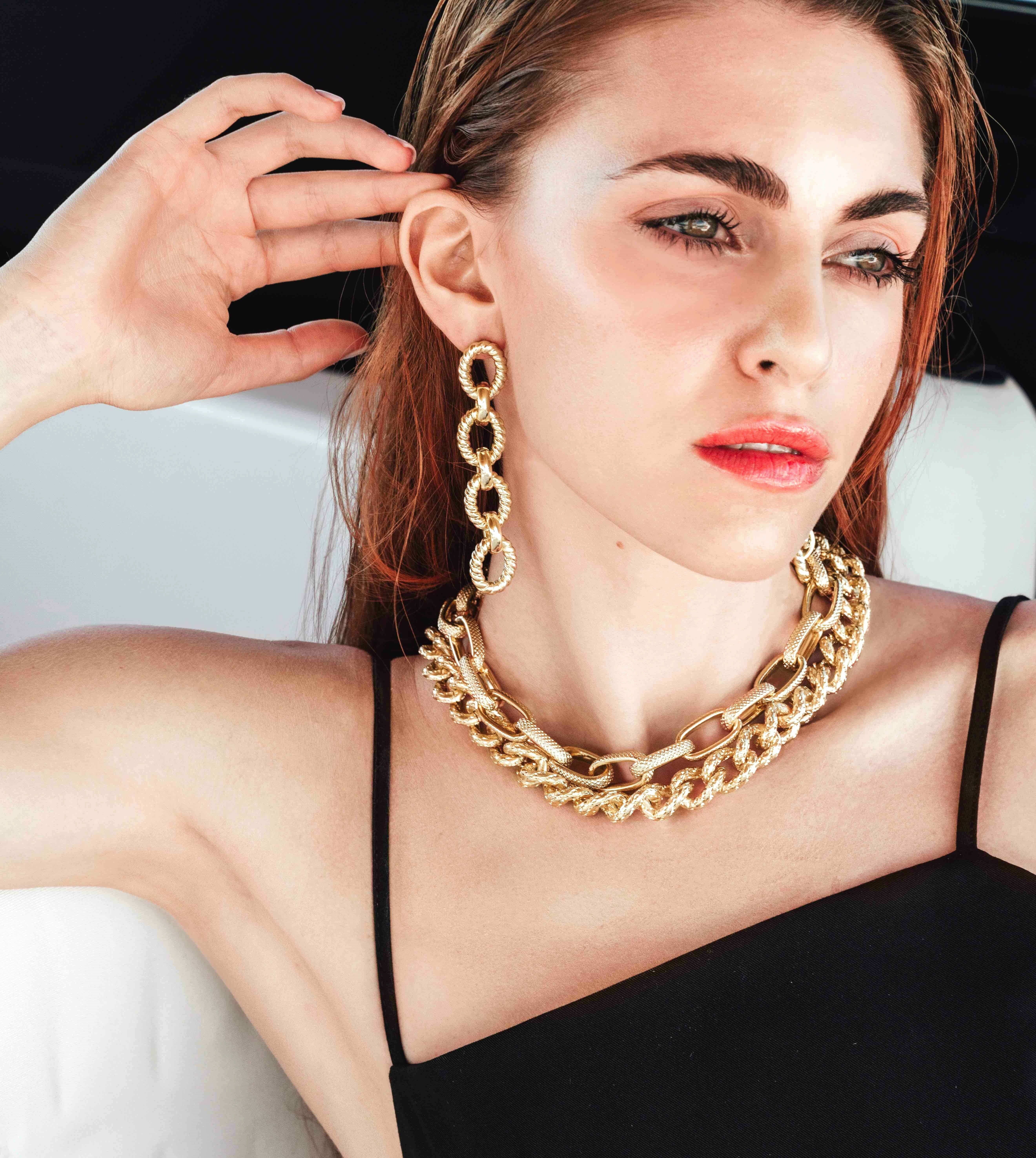 Rebecca: Bold jewellery